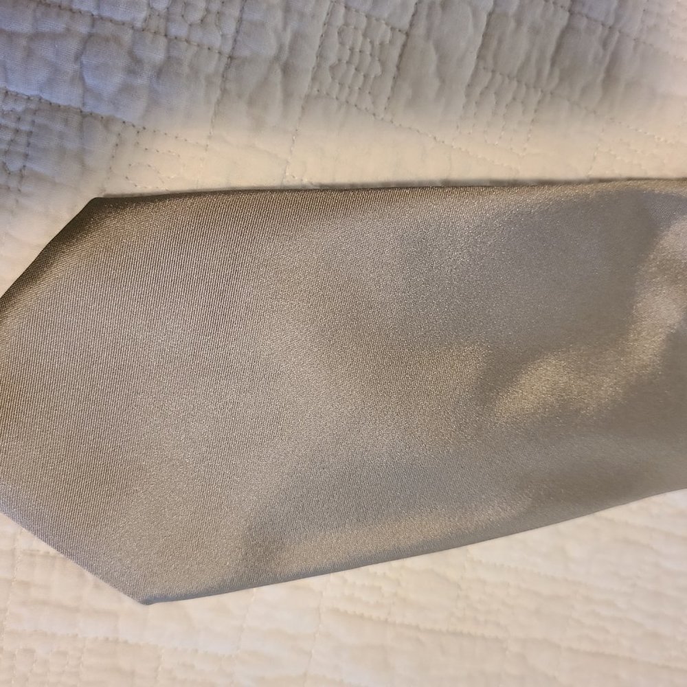 Canali Silver Tie! 100% silk Italian (of course) - Picture 3 of 3